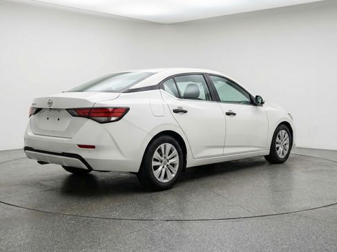 Used 2025 Nissan Sentra S image 9