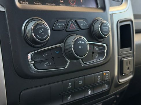 Used 2014 RAM 1500 Big Horn image 24