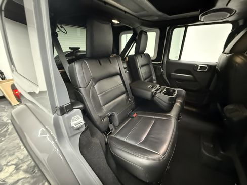 Used 2021 Jeep Wrangler Unlimited Sahara image 23