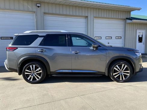 Used 2023 Nissan Pathfinder Platinum w/ Lighting Package (N93) image 8