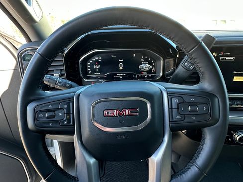 Used 2024 GMC Sierra 1500 SLT image 12