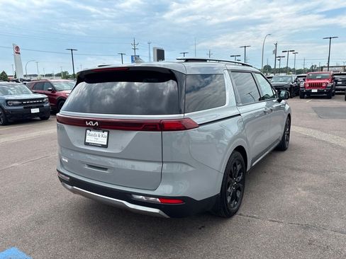 Used 2024 Kia Carnival SX Prestige FWD image 5