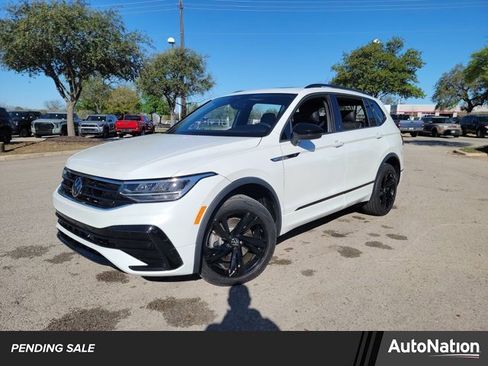 Used 2023 Volkswagen Tiguan SE R-Line image 1