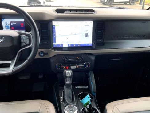 Used 2022 Ford Bronco Wildtrak image 7