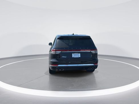 Used 2024 Lincoln Aviator Black Label AWD/4WD image 7