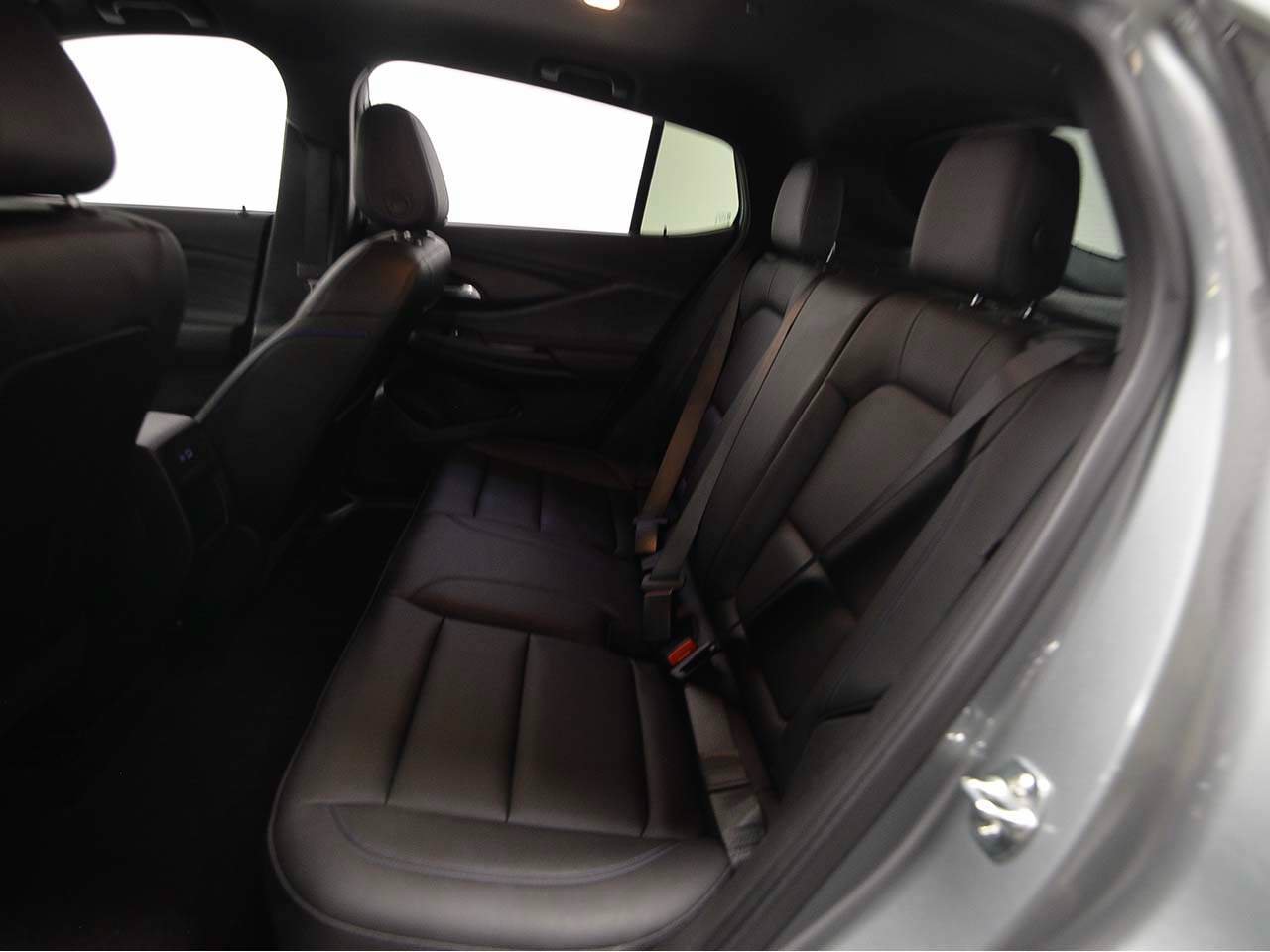 Used 2025 Buick Envista Sport Touring w/ Convenience I Package FWD image 10