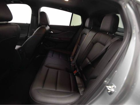 Used 2025 Buick Envista Sport Touring w/ Convenience I Package FWD image 10