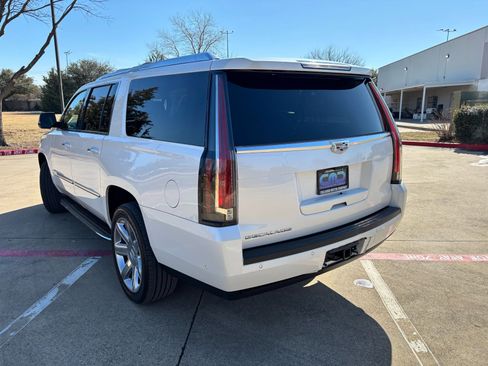 Used 2020 Cadillac Escalade ESV Luxury image 9