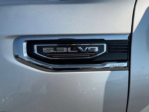 Used 2019 GMC Sierra 1500 SLT w/ SLT Premium Plus Package AWD/4WD image 12