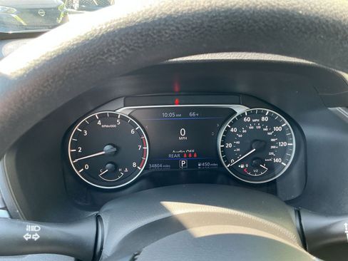 Used 2025 Nissan Altima 2.5 SV FWD image 35