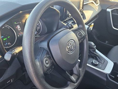 Used 2022 Toyota RAV4 XLE w/ Convenience Package image 18
