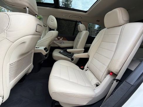 Used 2020 Mercedes-Benz GLS 450 4MATIC image 25