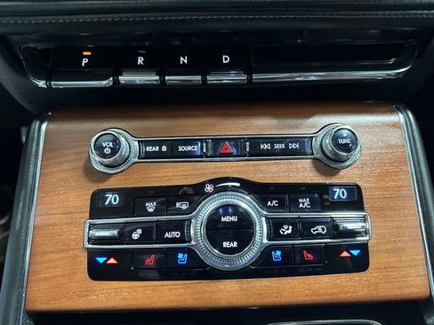 Used 2020 Lincoln Aviator Reserve w/ Equipment Group 201A image 38