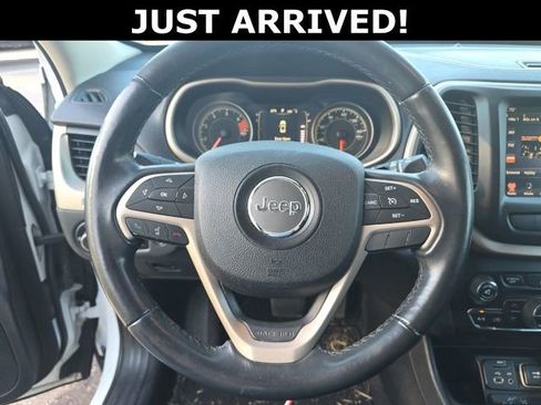 Used 2016 Jeep Cherokee 75th Anniversary FWD image 12
