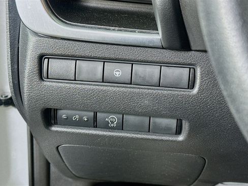 Used 2023 Nissan Rogue SV image 17