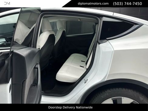 Used 2023 Tesla Model Y Long Range image 20