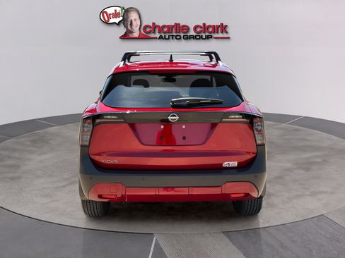 Used 2026 Nissan Kicks SV w/ Cold Weather Package FWD image 4