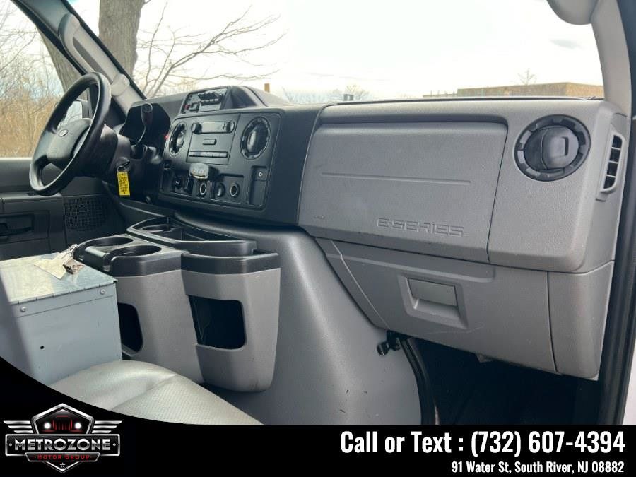 Used 2014 Ford E-350 and Econoline 350 Super Duty w/ Power Group RWD image 22