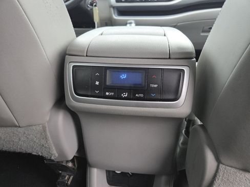 Used 2015 Toyota Highlander Plus image 7