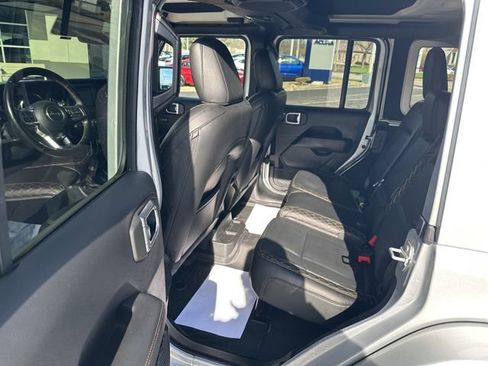 Used 2022 Jeep Wrangler Unlimited Sahara image 15