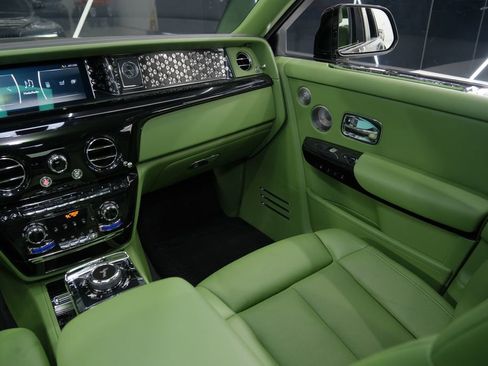 Used 2023 Rolls-Royce Phantom Sedan w/ The Phantom Package image 82