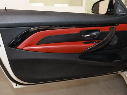 Used 2016 BMW M4 Coupe image 13