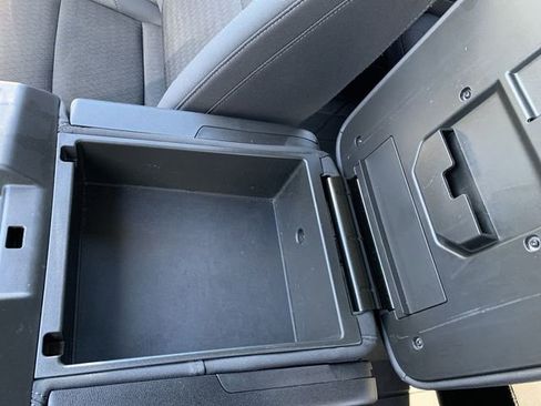 Used 2024 Chevrolet Silverado 1500 LT image 26