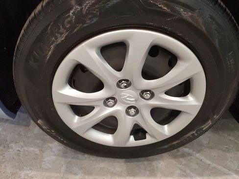 Used 2012 Hyundai Accent GLS FWD image 28