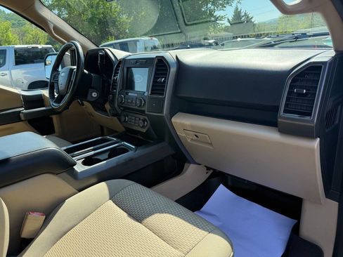 Used 2018 Ford F150 XLT w/ Equipment Group 302A Luxury AWD/4WD image 13