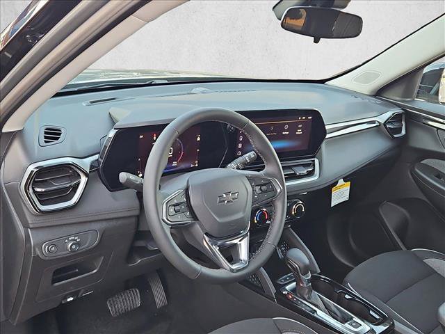 New 2026 Chevrolet TrailBlazer LT w/ Midnight Edition AWD/4WD image 3