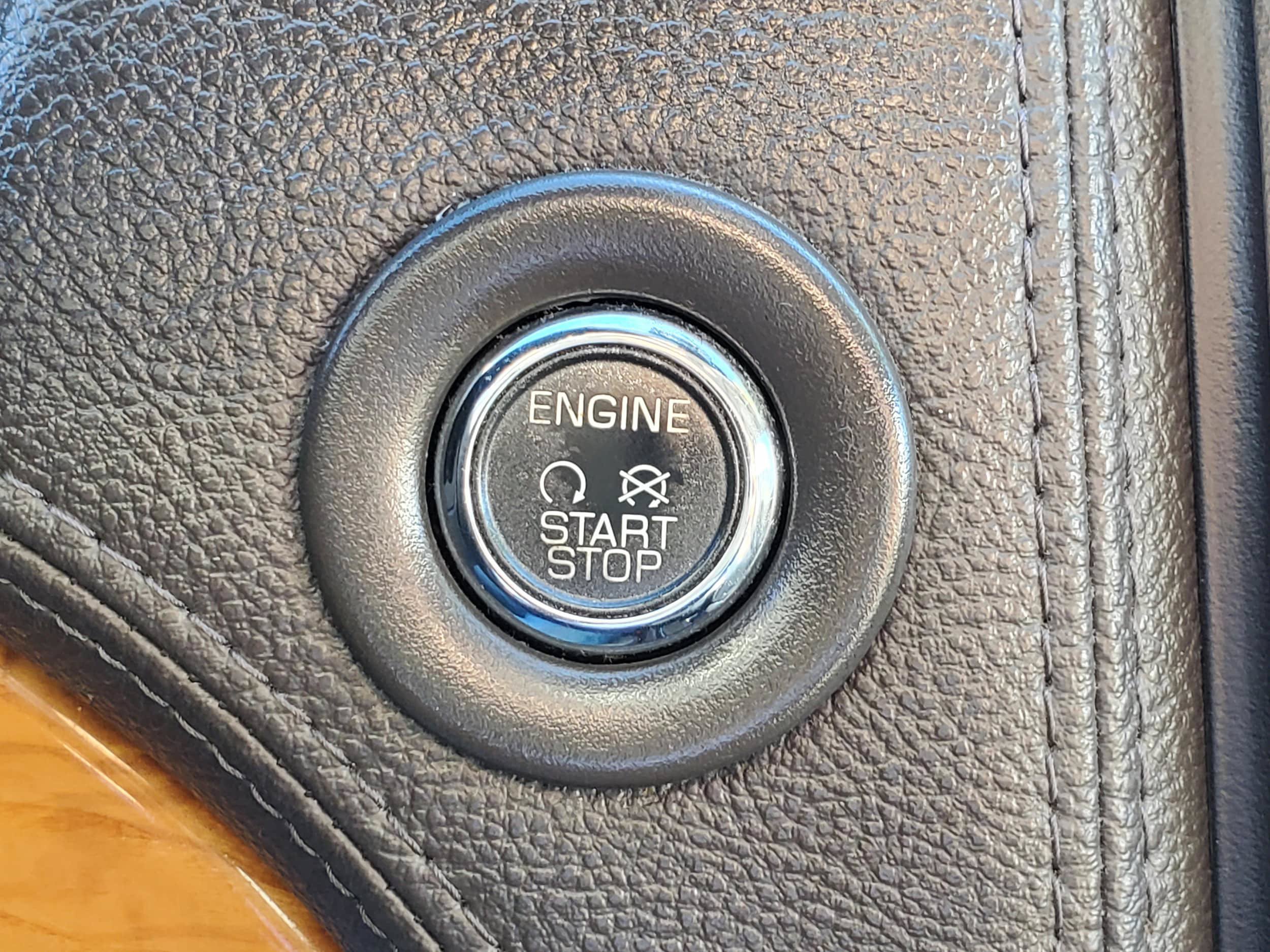 Used 2012 Lincoln MKX AWD image 25