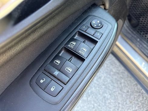 Used 2014 Jeep Cherokee Latitude w/ Cold Weather Group AWD/4WD image 22