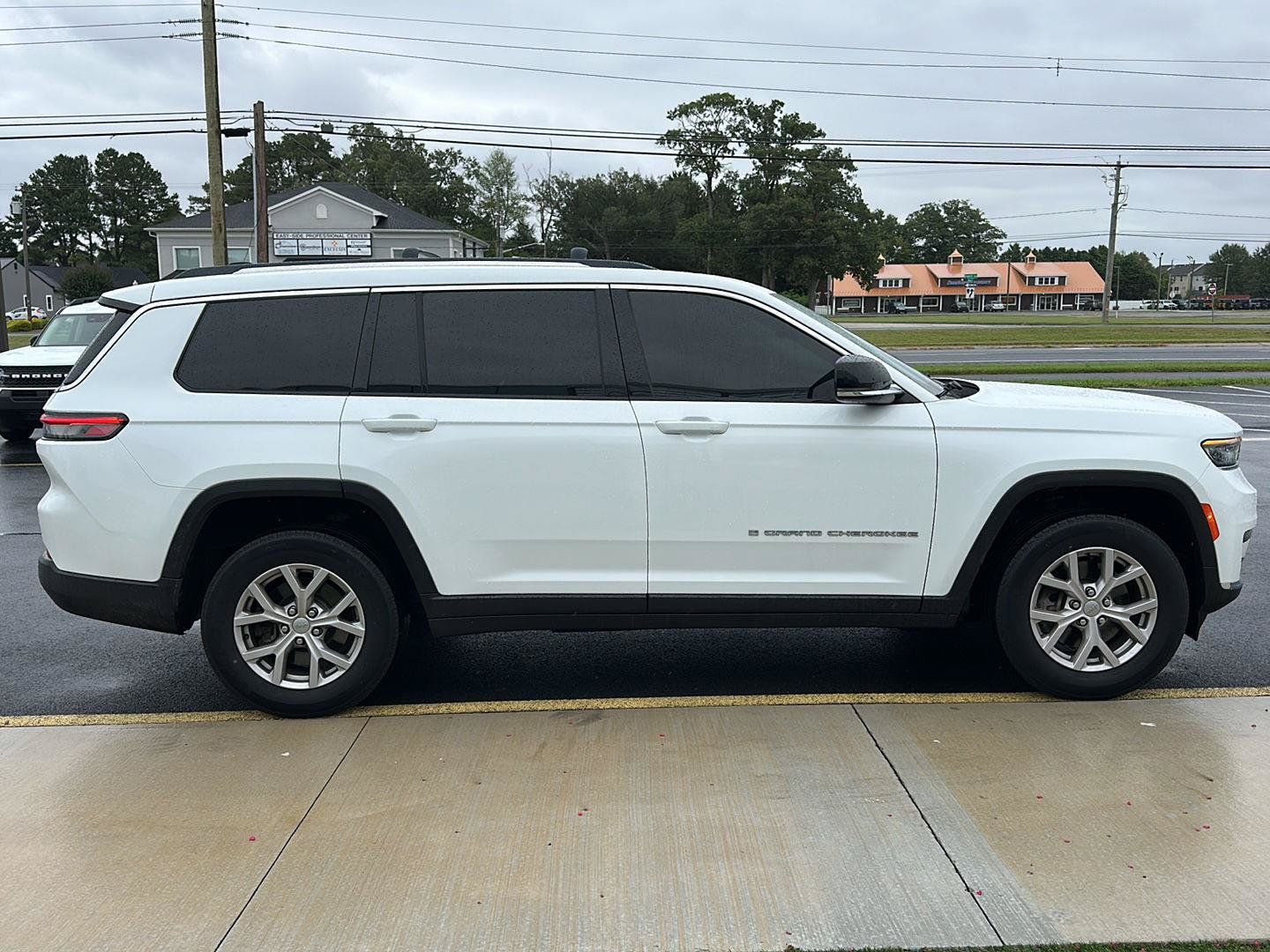 Used 2021 Jeep Grand Cherokee L Limited AWD/4WD image 4