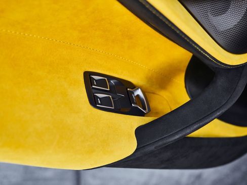 Used 2026 McLaren 750S Spider RWD image 38