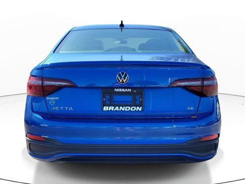 Used 2024 Volkswagen Jetta SE FWD image 6