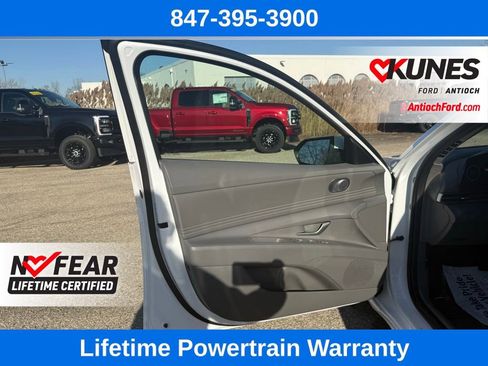 Used 2025 Hyundai Elantra SEL image 27