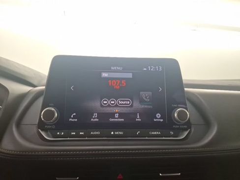 Used 2024 Nissan Rogue SV FWD image 22