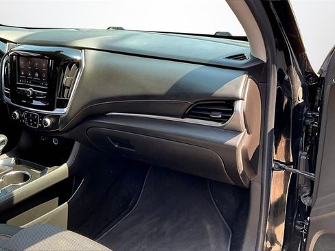 Used 2021 Chevrolet Traverse LT image 26
