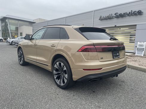 Certified 2025 Audi Q8 Premium image 6