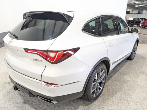 Used 2022 Acura MDX SH-AWD w/ Technology Package image 3