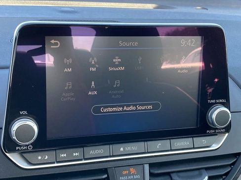 Used 2025 Nissan Altima 2.5 SV image 19