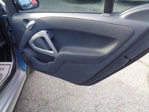 Used 2010 smart fortwo passion image 27