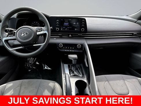 Used 2022 Hyundai Elantra SEL w/ Cargo Package FWD image 10