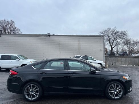 Used 2017 Ford Fusion SE w/ Equipment Group 201A image 5