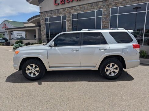 Used 2010 Toyota 4Runner SR5 AWD/4WD image 2