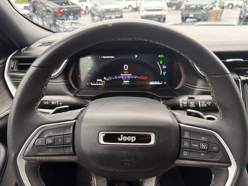 Used 2024 Jeep Grand Cherokee Limited 4xe AWD/4WD image 15