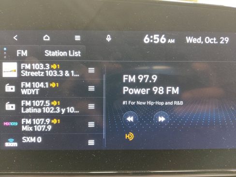 Used 2024 Hyundai Elantra SEL image 25