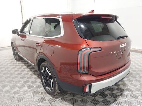 Used 2023 Kia Telluride EX AWD/4WD image 2