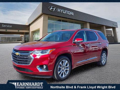 Used 2021 Chevrolet Traverse Premier FWD image 1