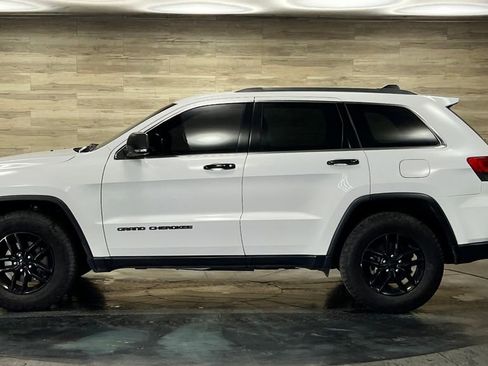 Used 2019 Jeep Grand Cherokee Limited AWD/4WD image 12